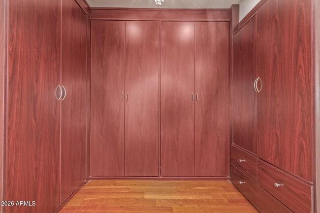 Building Photo - 5730 N Scottsdale Rd