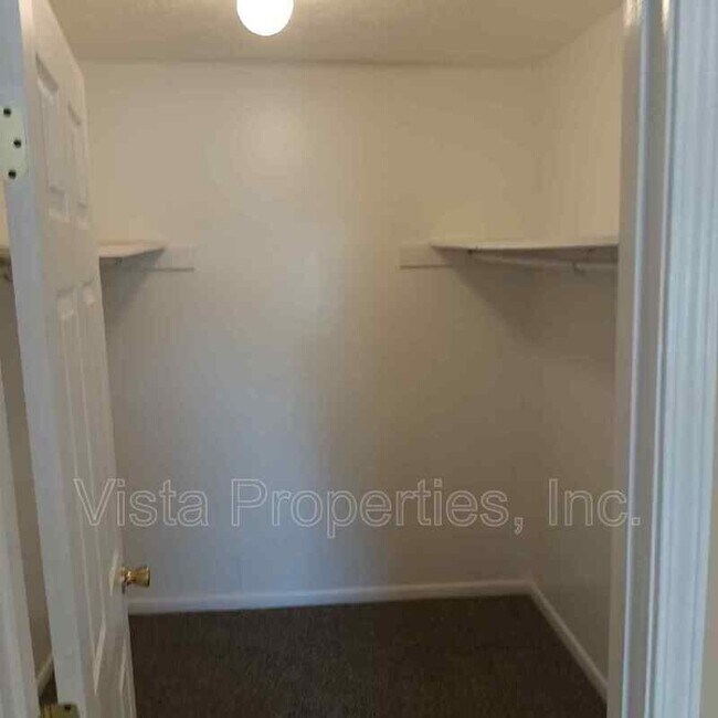 Building Photo - 4119 Glen Hill Manor Dr