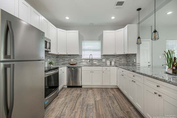 Building Photo - 310 Gabriel-