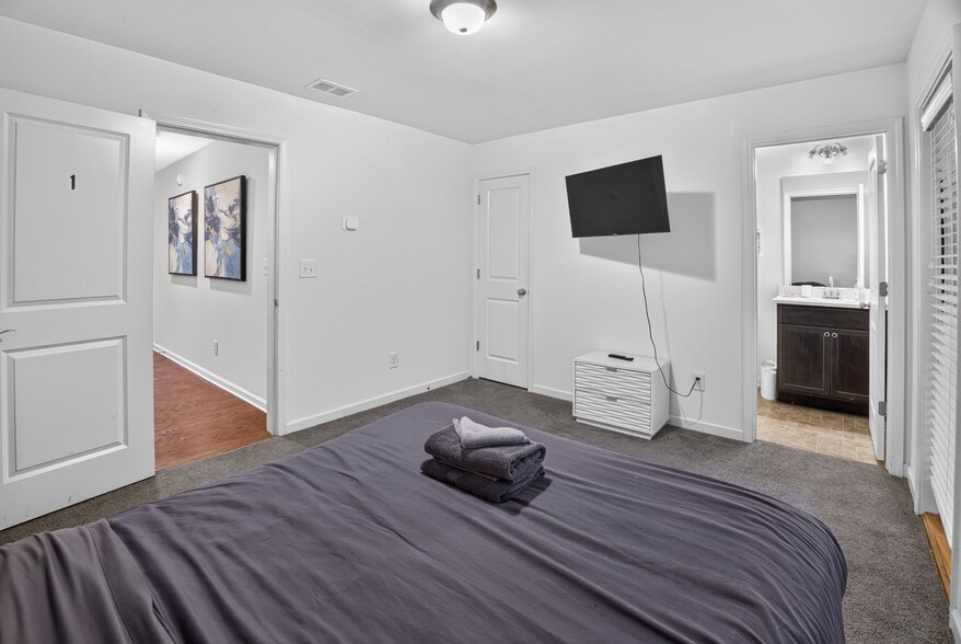 Building Photo - 865 Society Cir