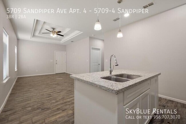 Building Photo - 5709 Sandpiper Ave