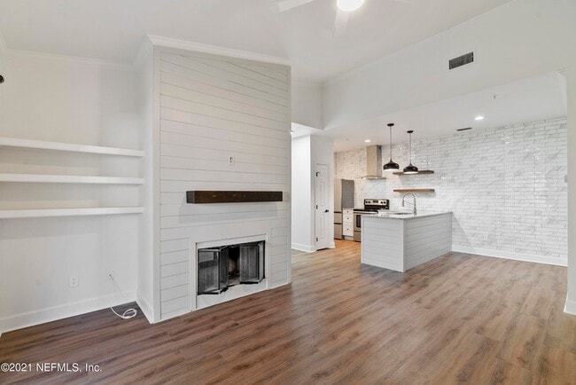 Building Photo - 230 Colima Ct