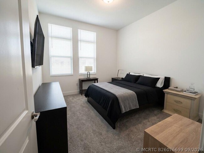 Building Photo - 16483 Helix Ct