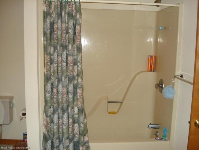 Building Photo - 314 Nichols St