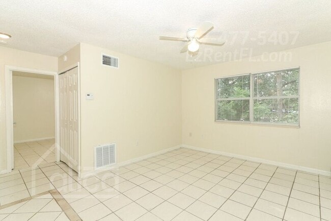 Building Photo - 1828 Blossom Ter