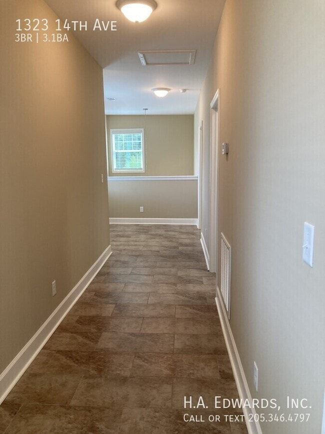 Building Photo - 1323 14th Ave