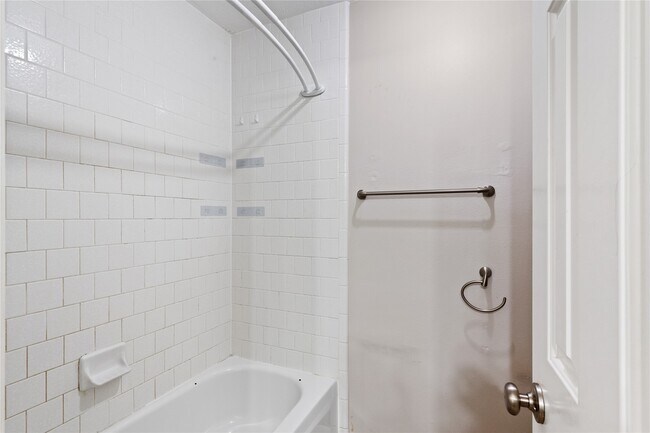 Building Photo - 11410 Meadowchase Dr