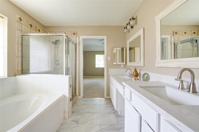 Building Photo - 1411 Township Ct