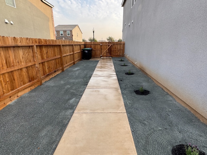 Building Photo - 1137 Granite Dr