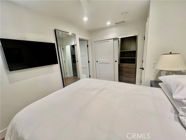 Building Photo - 521 Seaview St