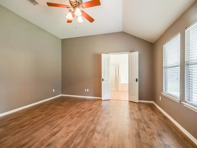 Building Photo - 15310 Cypressedge Ct