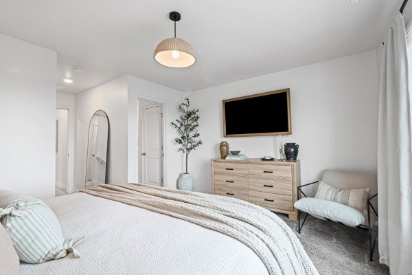 Building Photo - 1974 Red Yearling Dr