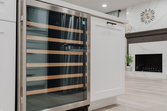 Building Photo - 9827 San Diego St