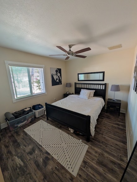 Building Photo - 4909 E Presidio Rd