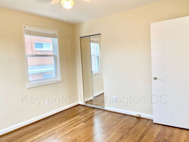 Building Photo - 5514 Chillum Pl NE
