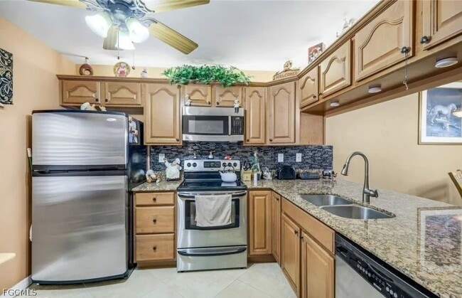 Building Photo - 9270 Lake Park Dr