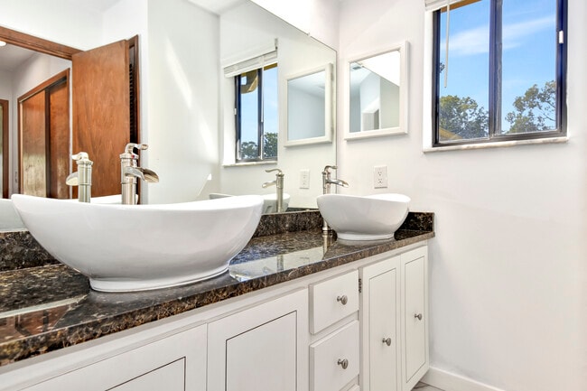 Building Photo - 40 River Ridge Trail