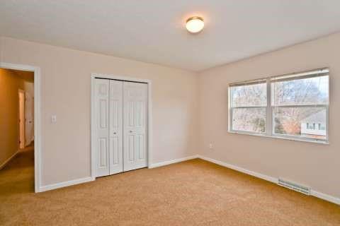 Building Photo - 221 Cottonwood Ln