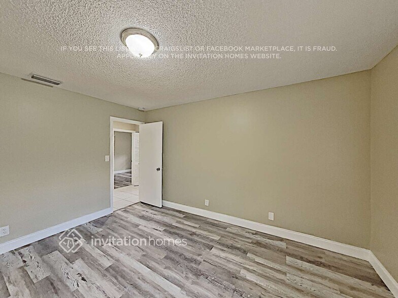Building Photo - 12162 NW 23rd Manor
