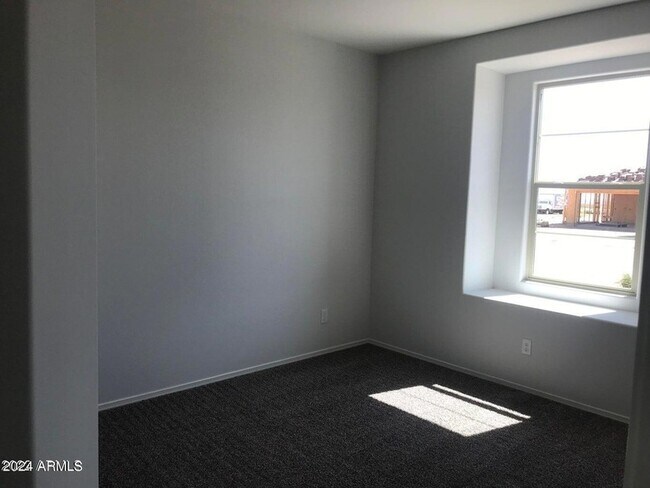 Building Photo - 10512 W Appaloosa TR