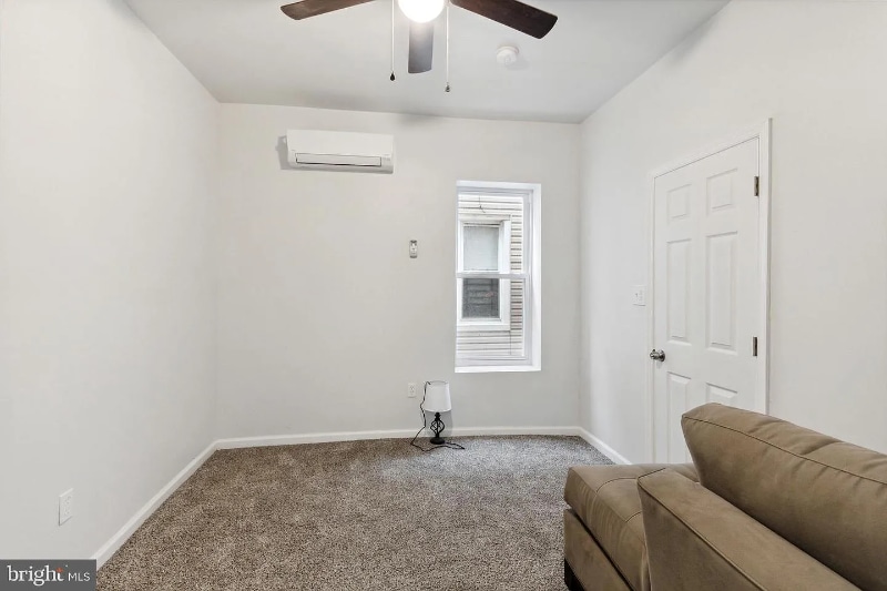 Building Photo - 830 W 3rd St