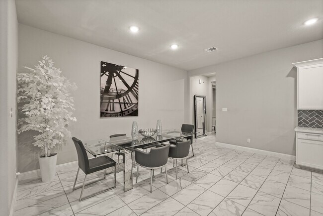 Building Photo - 1710 Forest Mist Dr
