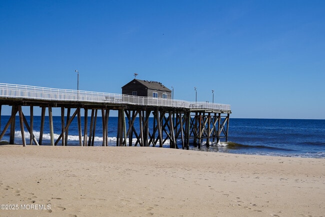 Building Photo - 5 Ocean Ave N