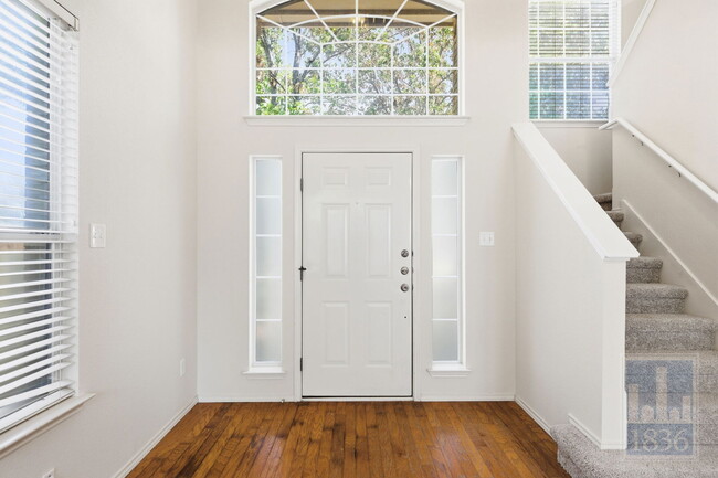 Building Photo - 10520 Fosseway Dr