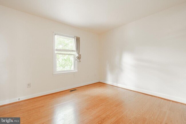 Building Photo - 3548 S George Mason Dr