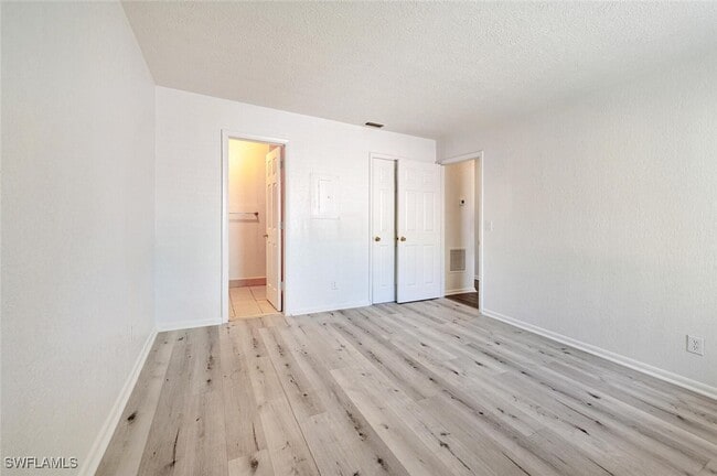 Building Photo - 4603 Bayshore Dr