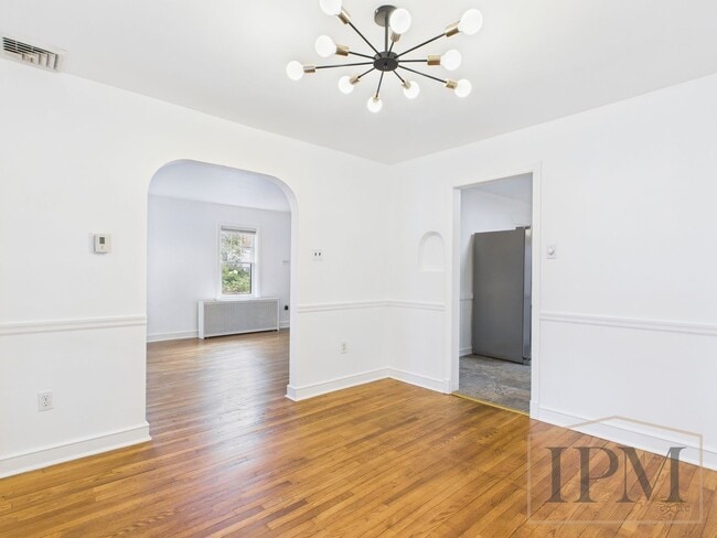 Building Photo - Coming Soon- Charming 3 Bedroom, 1.5 Bath ...