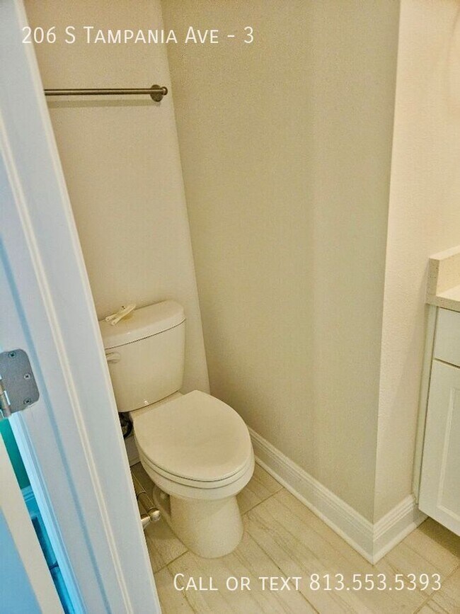 Building Photo - 206 S Tampania Ave