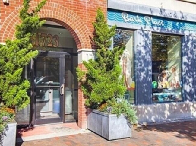 Building Photo - 1723 Washington St