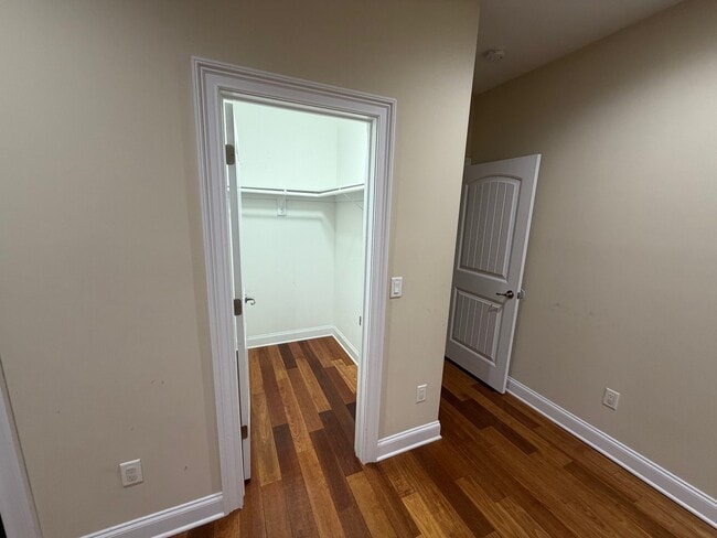 Building Photo - 21 Magnolia Rd