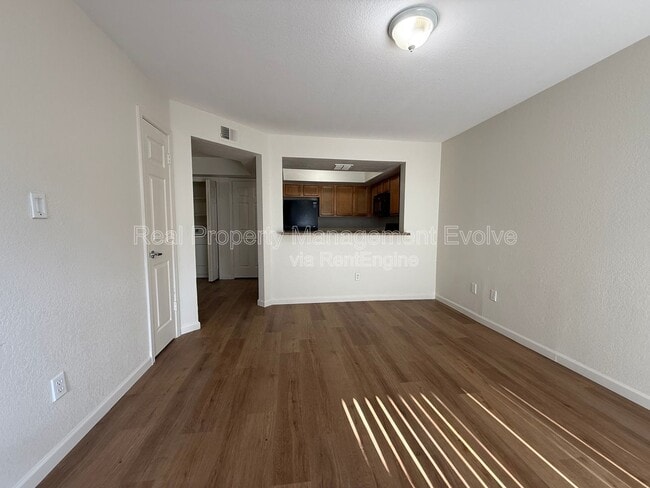 Building Photo - 1331 W Baseline Rd