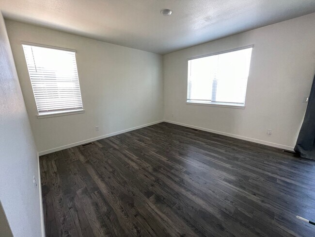 Building Photo - ADORABLE 3 BEDROOM HOME IN LORSON RANCH!!!...