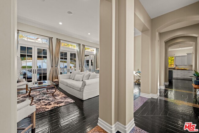 Building Photo - 25400 Prado De Las Peras