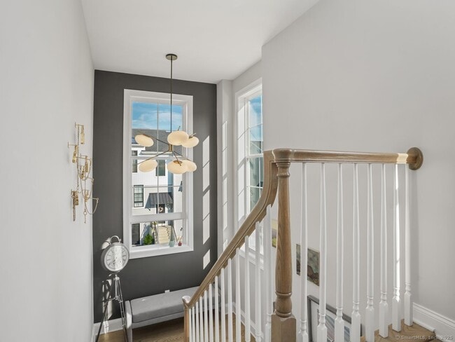 Building Photo - 22 Brentwood Cir