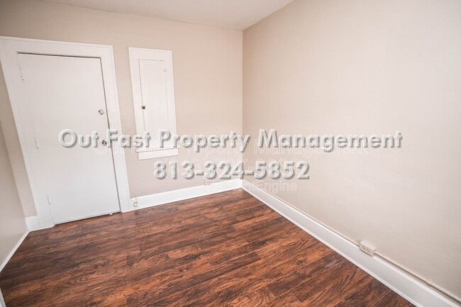 Building Photo - 549 2nd St N