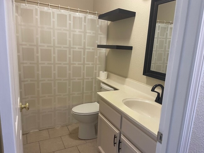 Building Photo - 4009 Shaker Run Cir