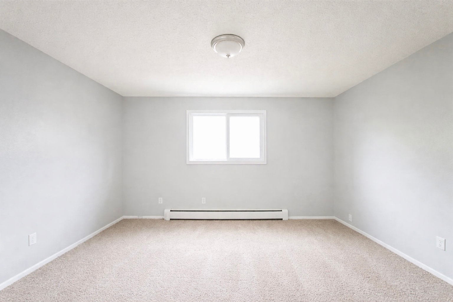 Building Photo - 2136 Friendship Pl