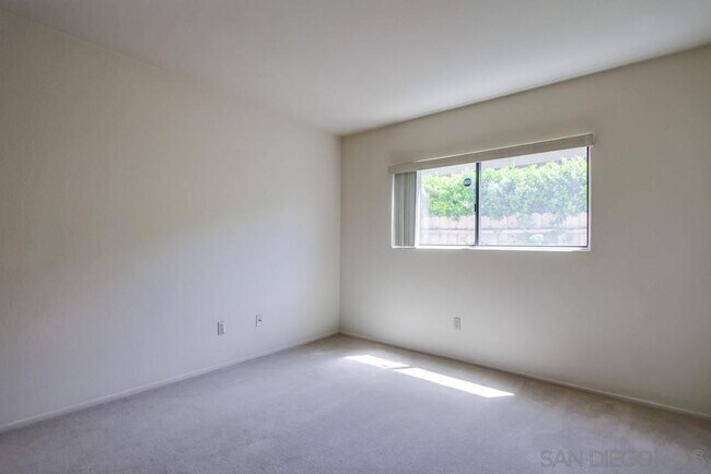 Building Photo - 11742 Avenida Sivrita