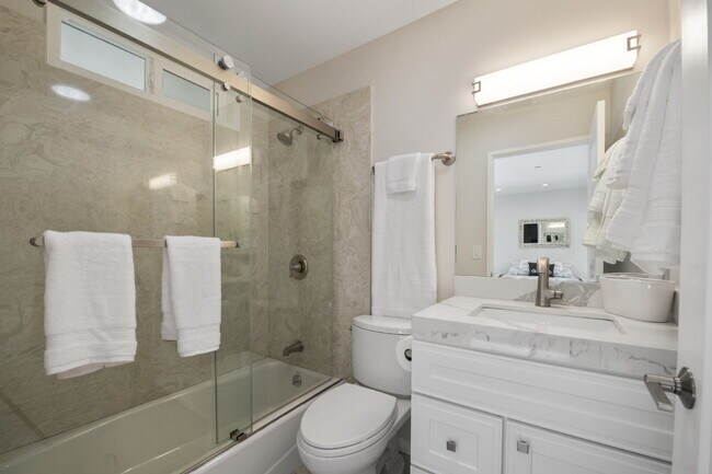 Building Photo - Three bedroom, Two bath, Single level home.