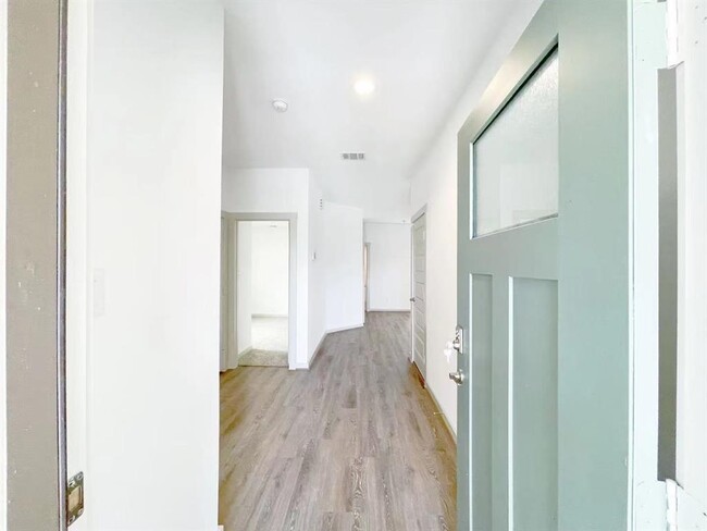 Building Photo - 18815 Oswin Haven Ln