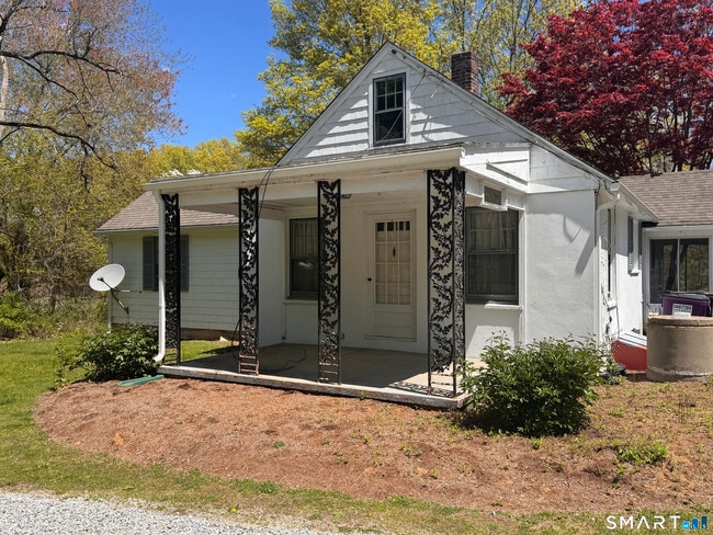 Building Photo - 187 E River Rd