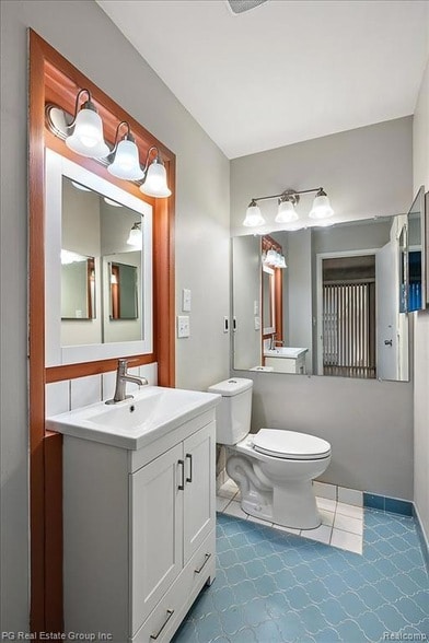 Building Photo - 1432 Oakbrook E Dr