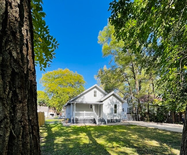 Building Photo - 2610 Knight Ave