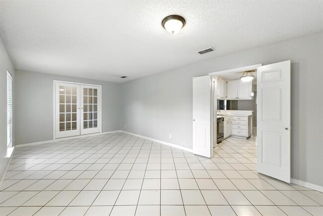 Building Photo - 1009 Rebbeca Dr