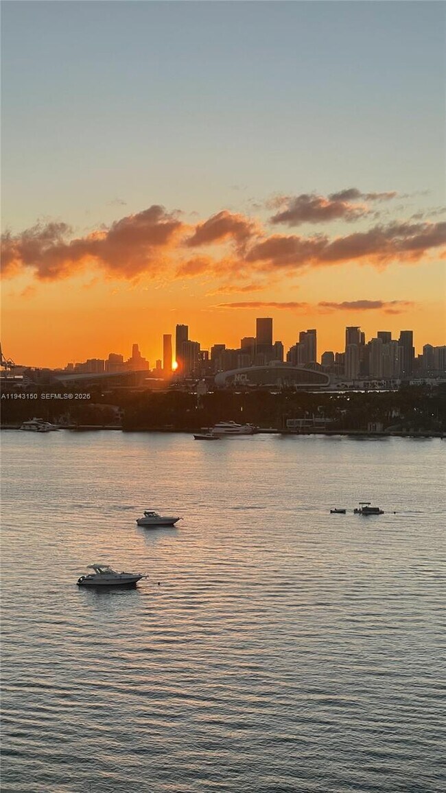 Building Photo - 1000 West Ave