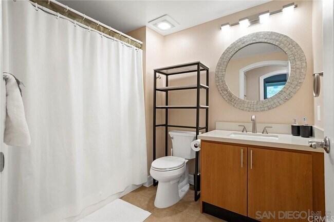 Building Photo - 525 11th Ave